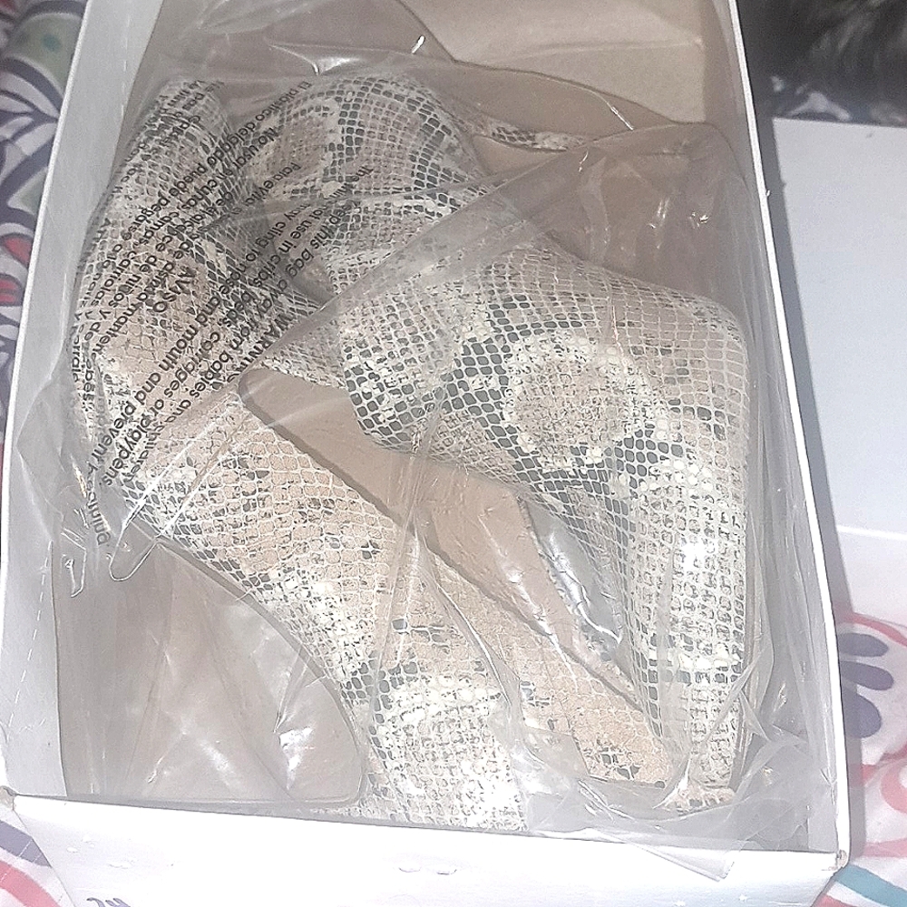 NWT LUCCA LANE SHOE/BOOTIE - Picture 5 of 6
